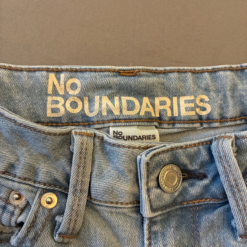 No Boundaries Womens Light Wash High Rise Flare Jeans Size 00 - Picture 6 of 9